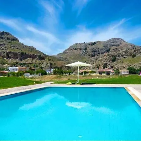 Shared Pool & Garden * Колимбия